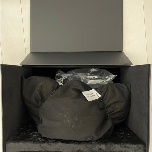 Disney World 50th Anniversary Jeweled Mickey Ear Hat Gold Luxe Disney Parks NWT - Picture 4 of 8